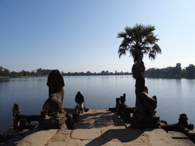 Lions over look the bathing pool at Sra Srang
