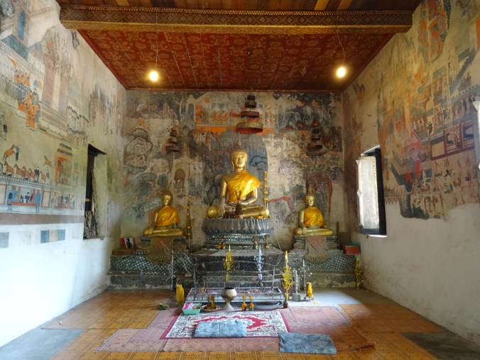Wall paintings in Wat Pahouak