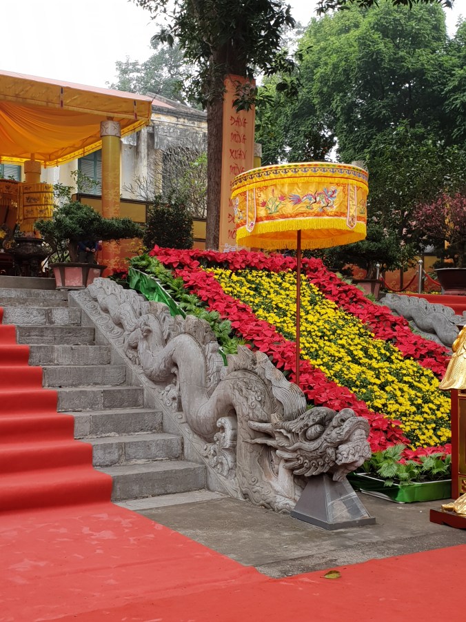 The Dragon stairs to Kinh Thien Palace